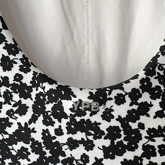 ABERCROMBIE YPB SCULPTLUX ACTIVE DRESS LIKE NEW BLACK WHITE FLORAL | MEDIUM - Picture 7 of 12